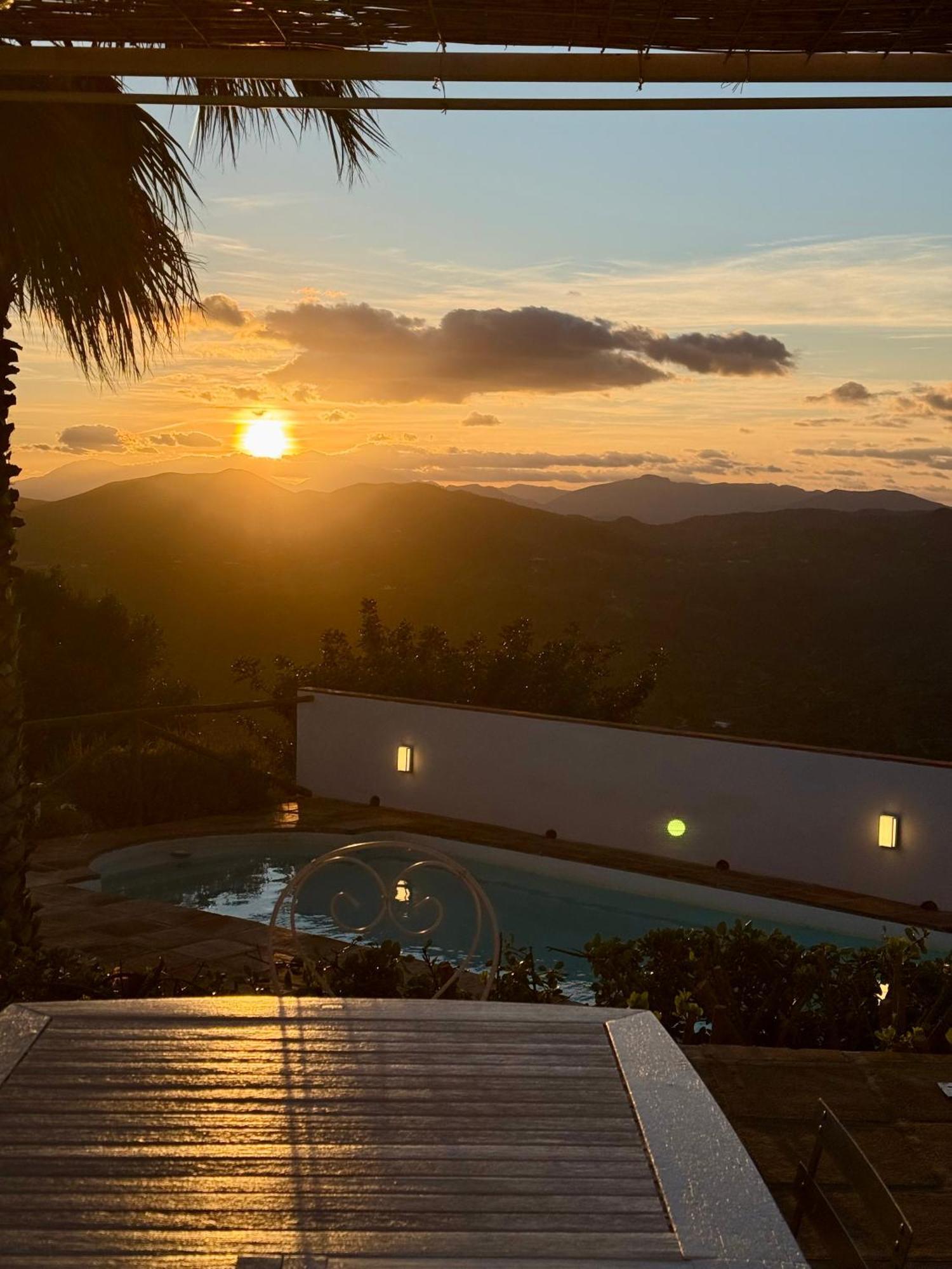 El Cielo, Cortijo En El Corazon De Montanas Villa *