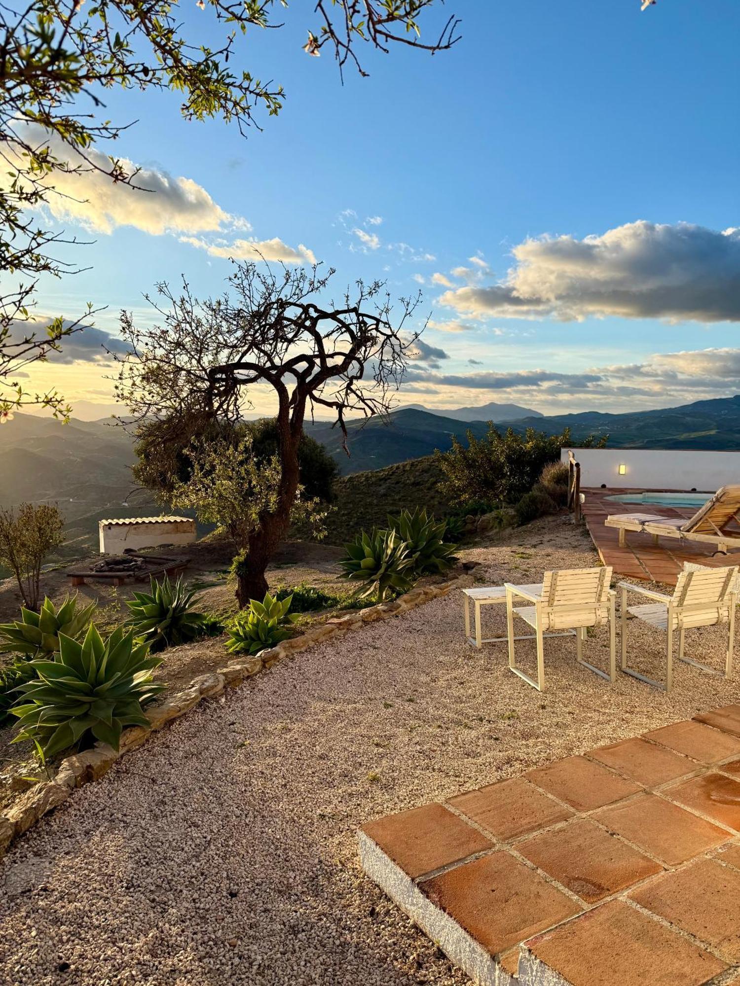 Villa El Cielo, Cortijo En El Corazon De Montanas Málaga