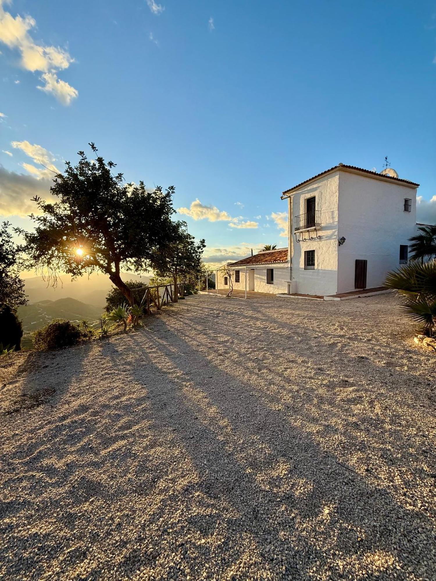 El Cielo, Cortijo En El Corazon De Montanas *