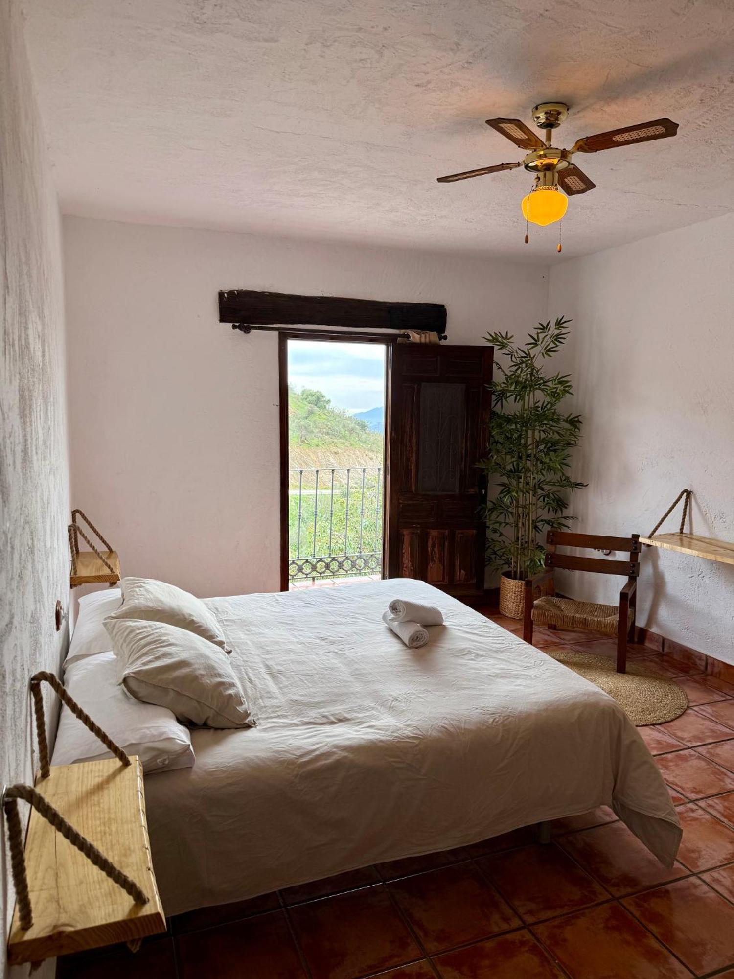 Villa El Cielo, Cortijo En El Corazon De Montanas Málaga