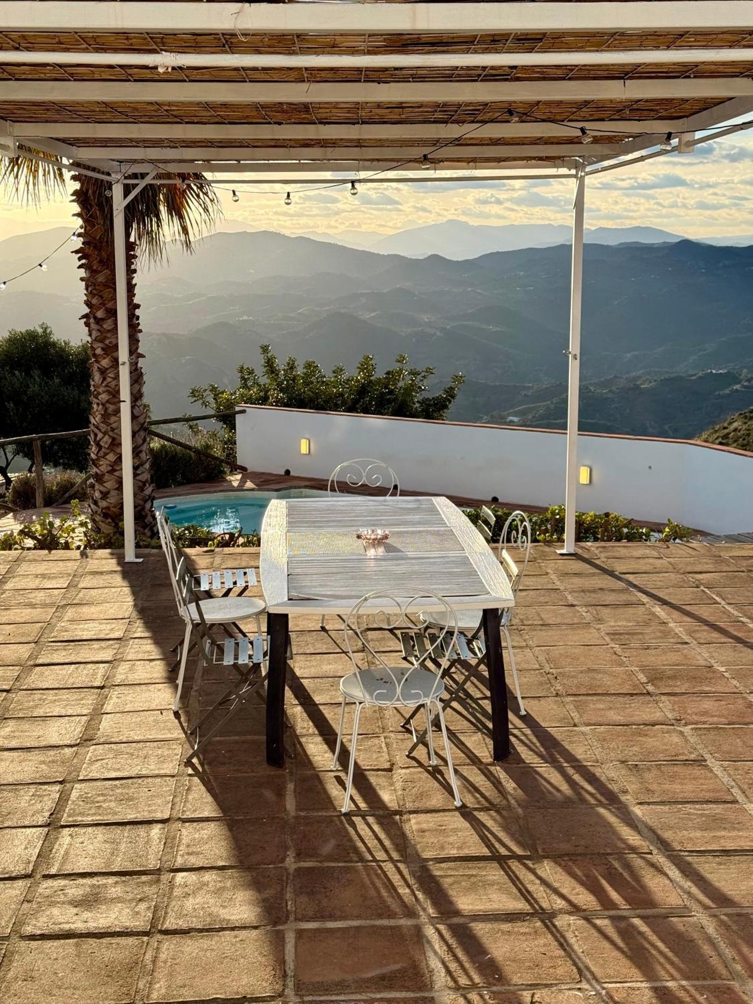 El Cielo, Cortijo En El Corazon De Montanas *